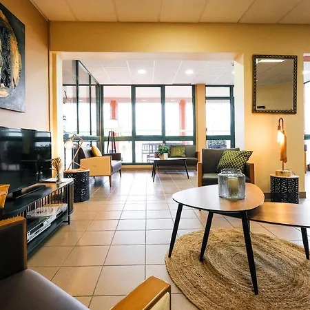 Domaine De Pousinies Hotel Saint-Étienne-de-Tulmont