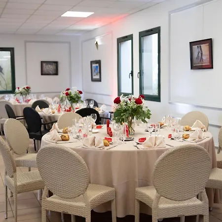 Domaine De Pousinies Hotel Saint-Etienne-de-Tulmont