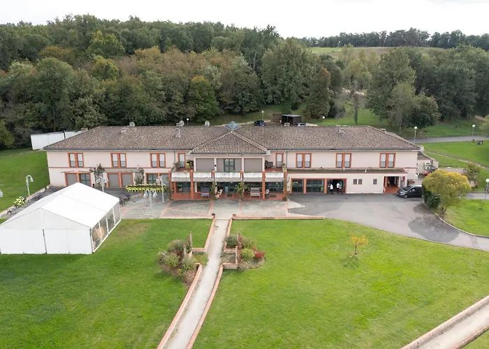 Domaine De Pousinies Otel Saint-Étienne-de-Tulmont